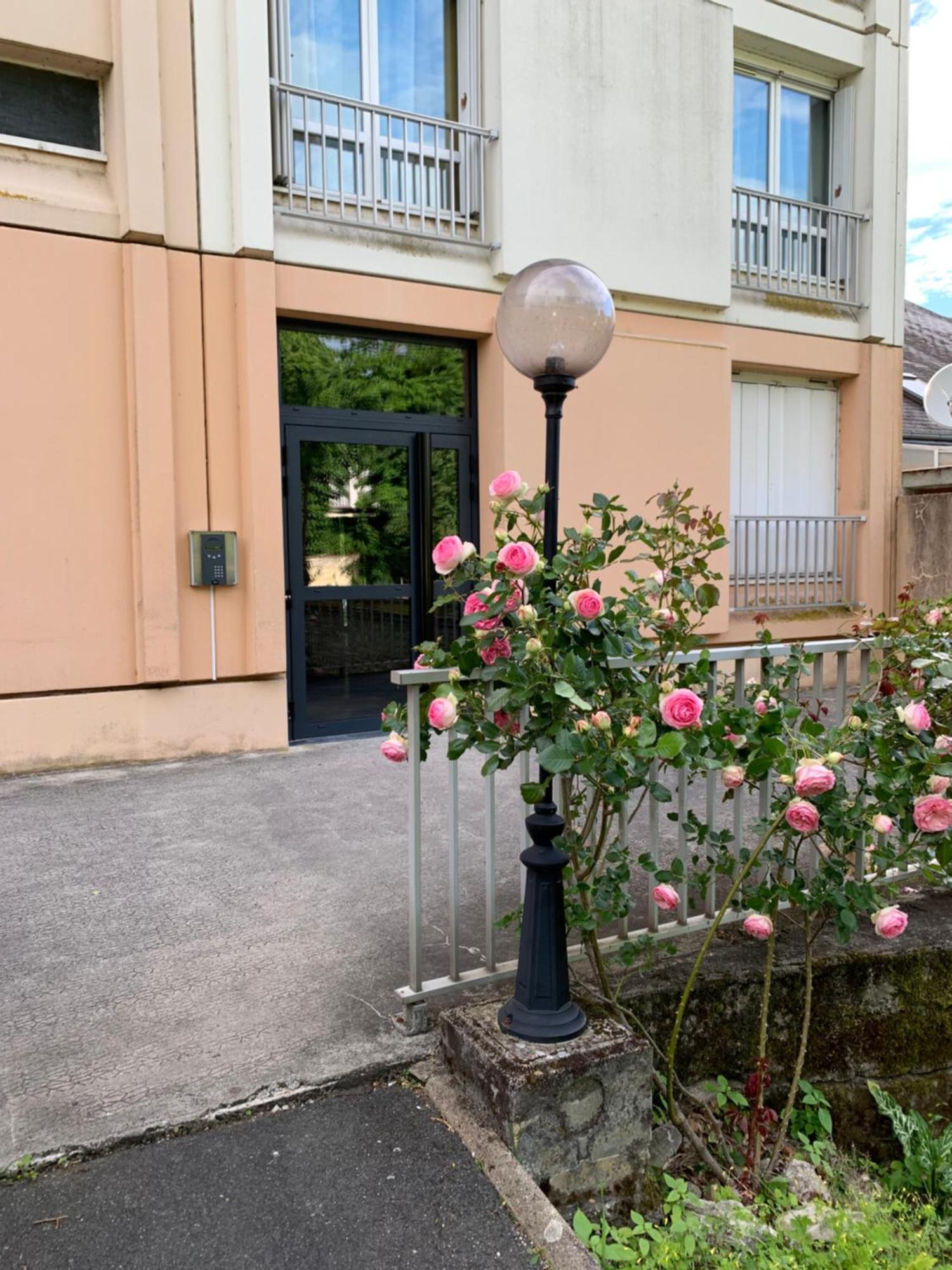 Le Grand Parc 13 - 2 Chambres - Wifi - Parking Châteauroux Екстериор снимка