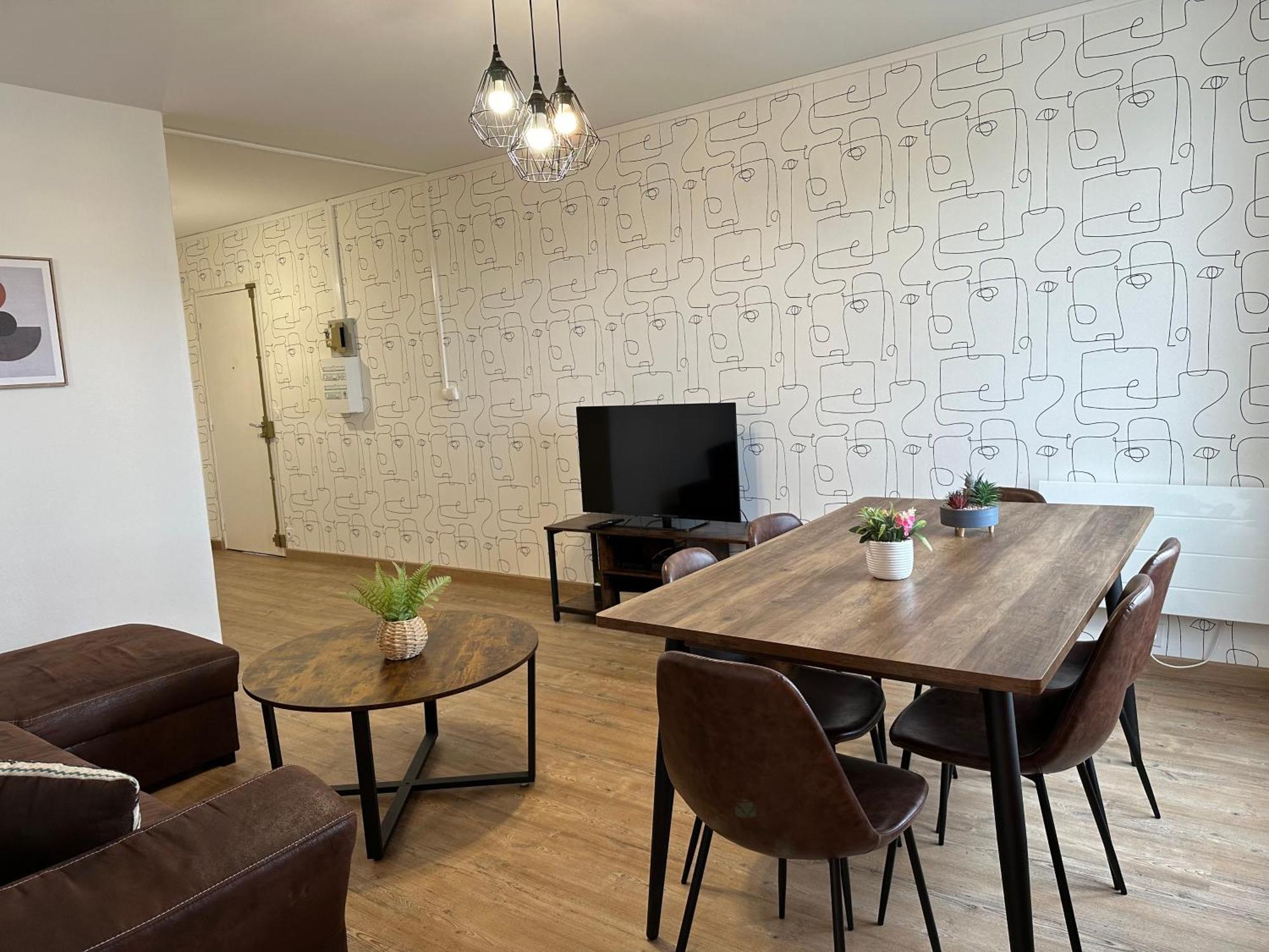 Le Grand Parc 13 - 2 Chambres - Wifi - Parking Châteauroux Екстериор снимка