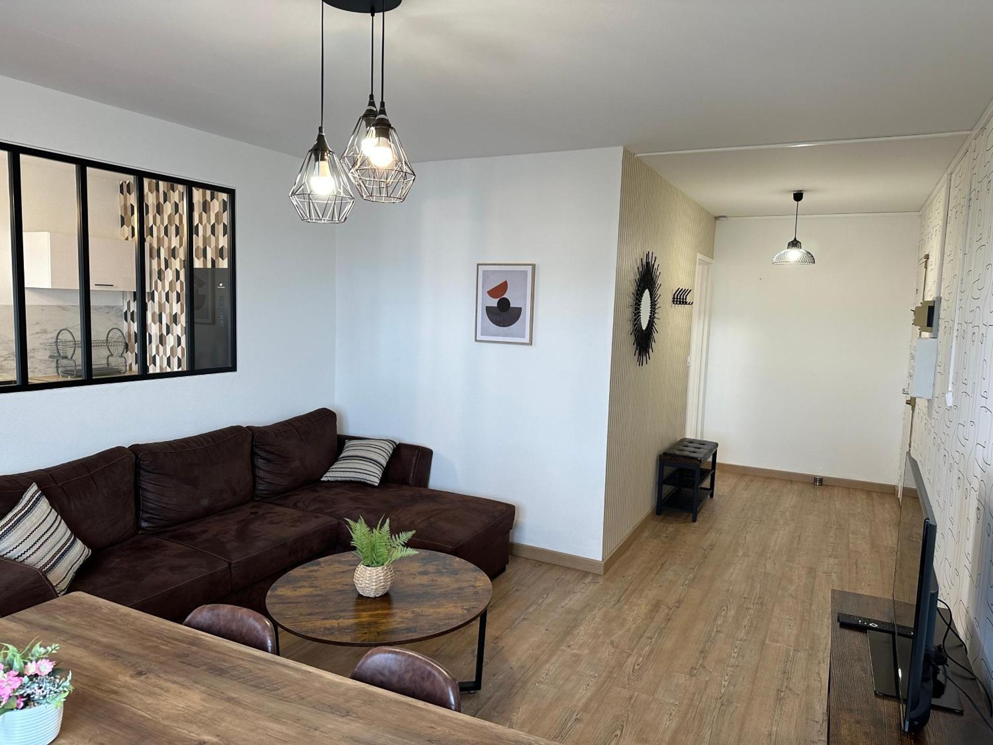Le Grand Parc 13 - 2 Chambres - Wifi - Parking Châteauroux Екстериор снимка